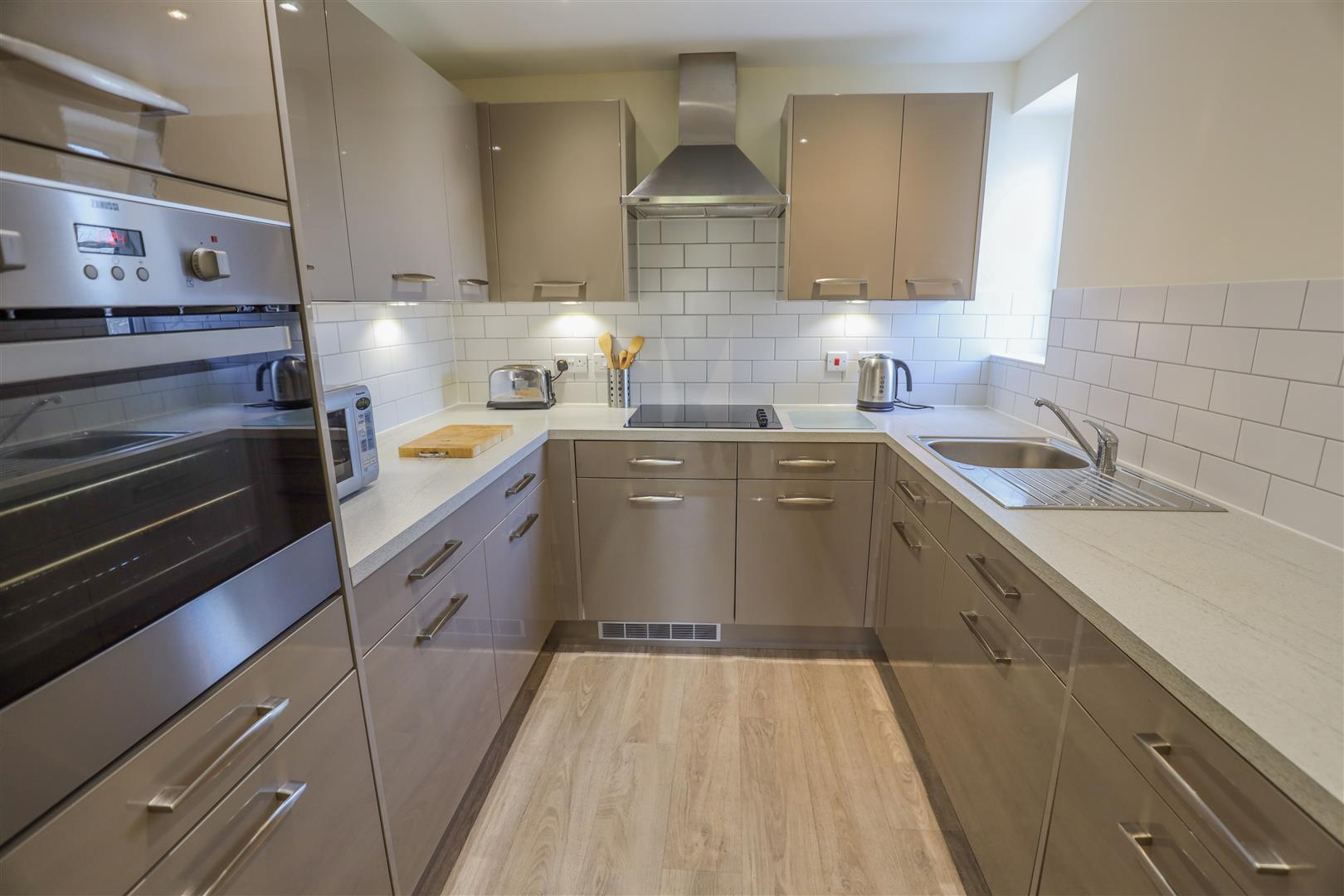 31 De Clare Lodge, Westgate, Cowbridge, Vale Of Glamorgan, CF71 7FR